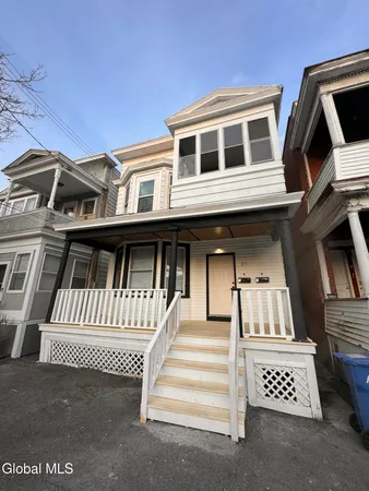 $2,000 | 31 Bertha Street, Unit 2, Albany, NY 12209