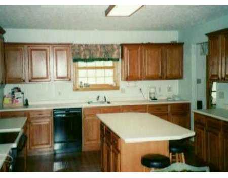 262 Roupe Road Eighty Four, PA 15330 - Photo 6 of 8