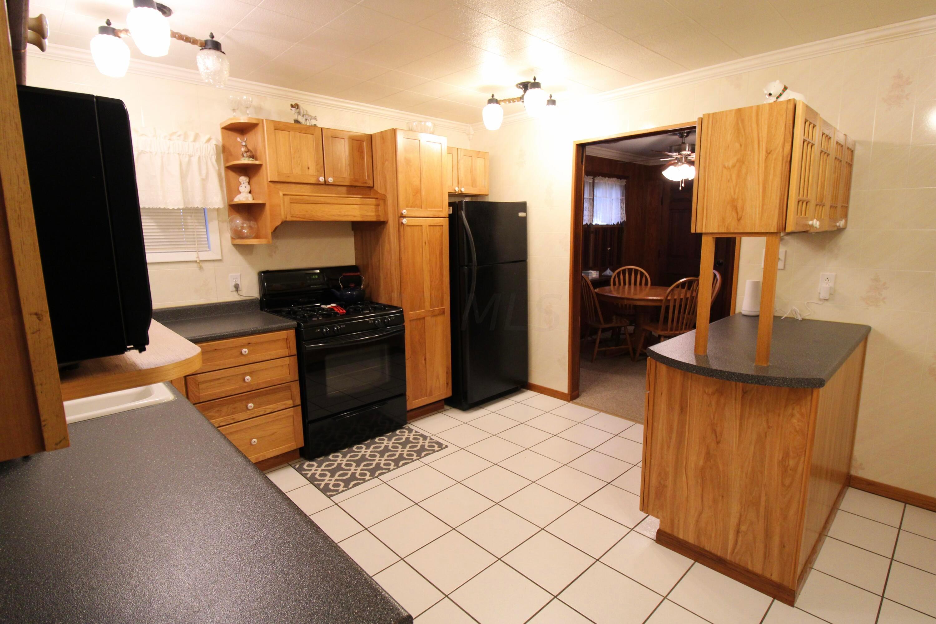 3464-3466 Eakin Road Columbus, OH 43204 - Photo 14 of 51 Kitchen