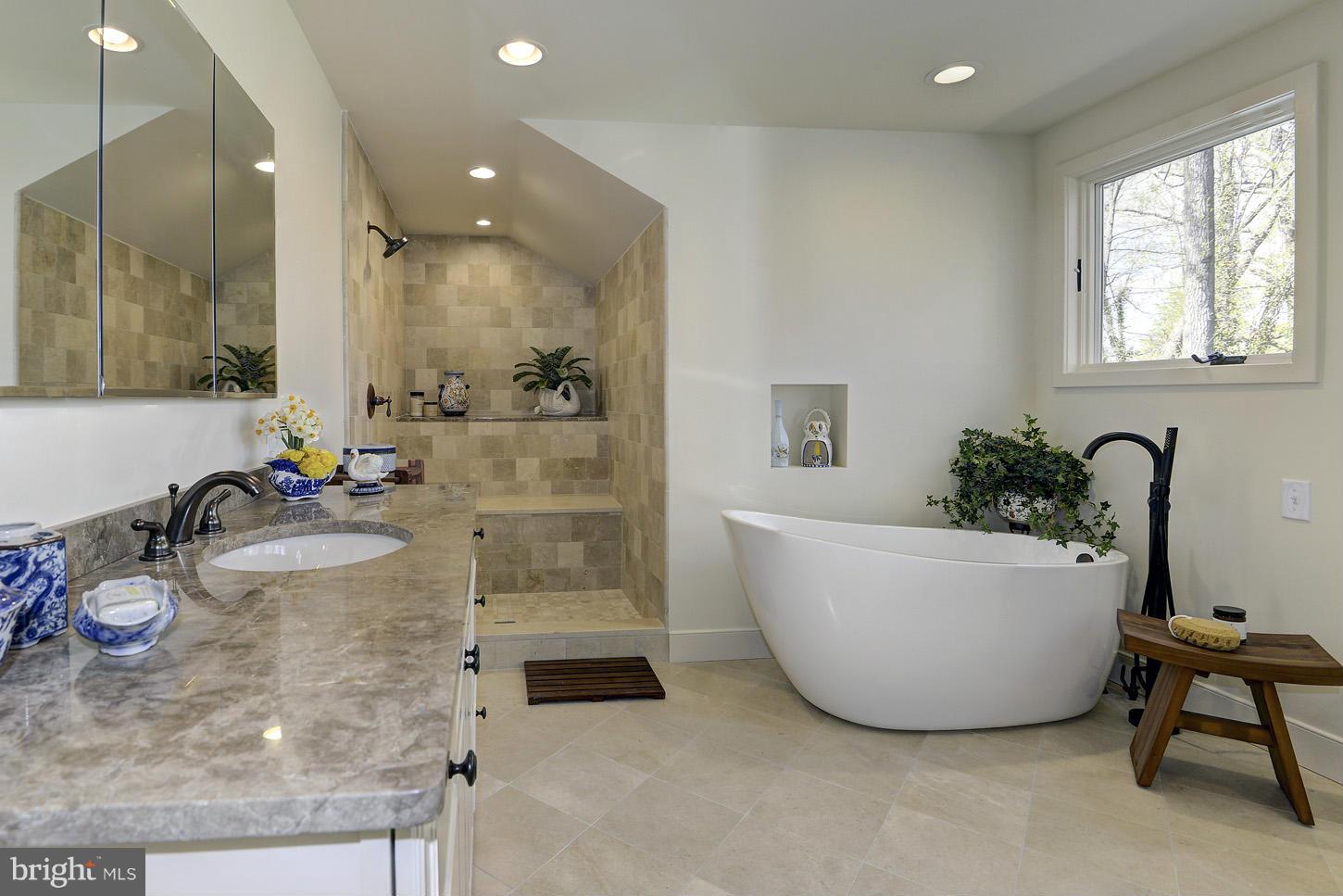 3113 Rolling Road Chevy Chase, MD 20815 - Photo 22 of 30 Bath (Master)