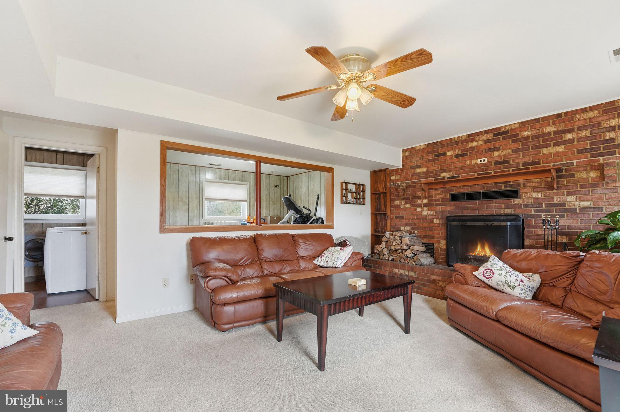 4051 Ringwood Road Nokesville, VA 20181 - Photo 37 of 58 a living room with furniture