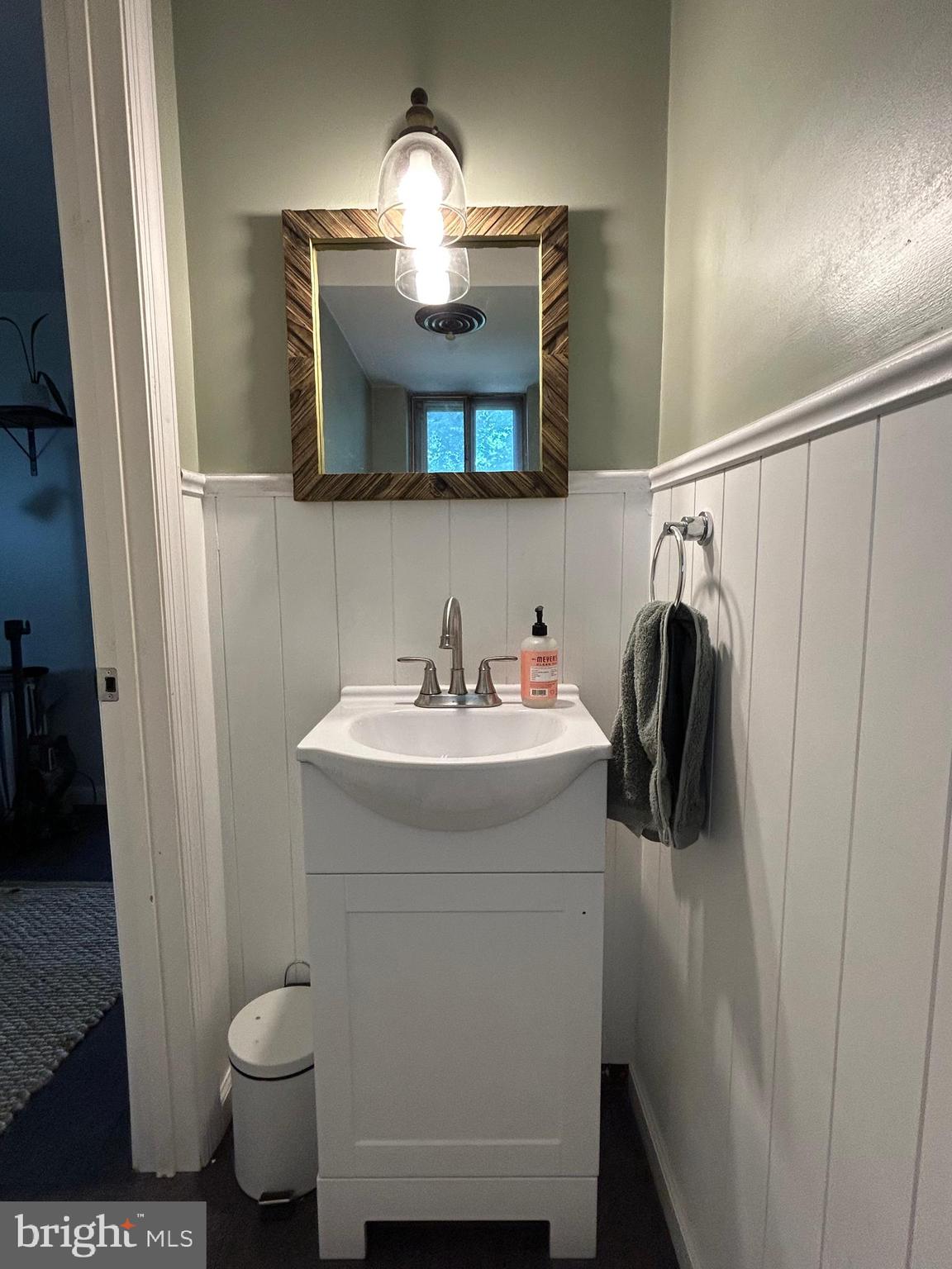1932 Split Rock Road Lancaster, PA 17601 - Photo 39 of 51 Entry level Powder room