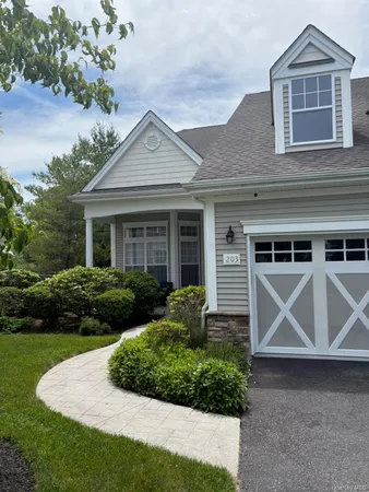 $759,000 | 203 Bach Court, Eastport, NY 11941