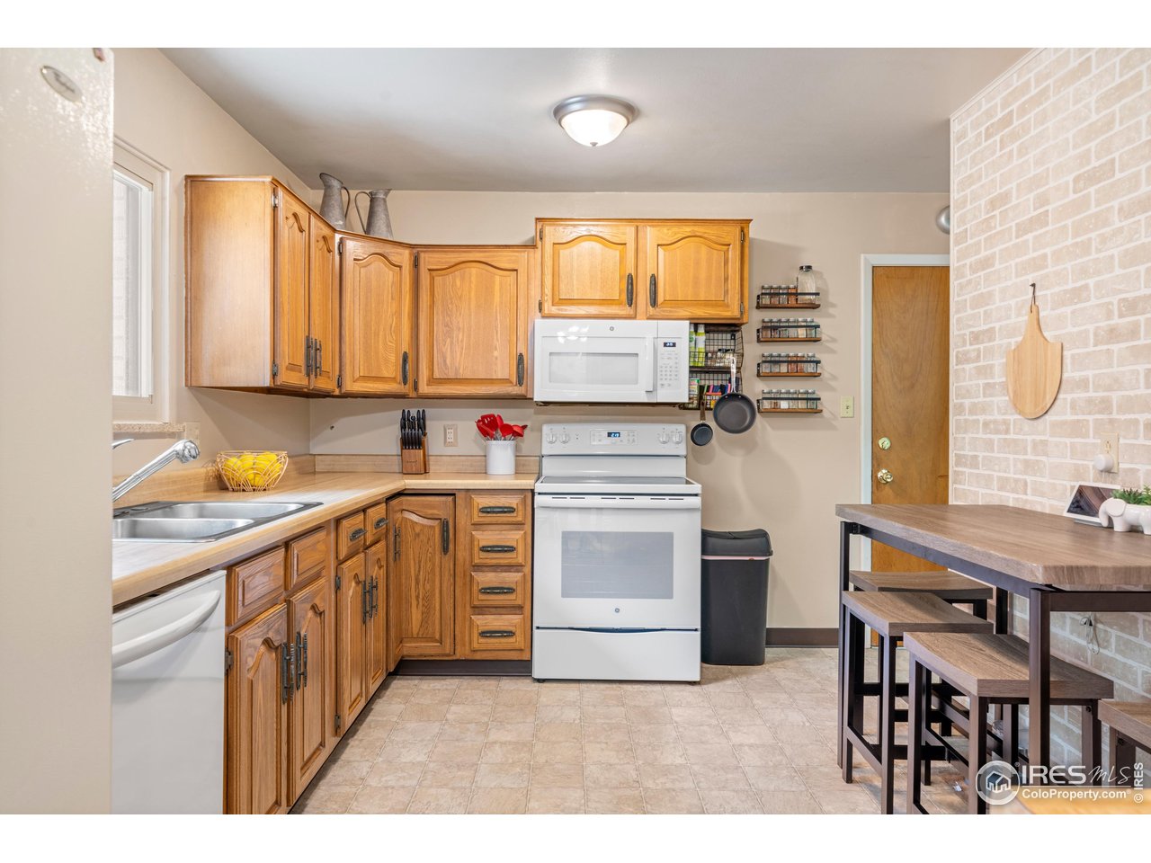 2043 26th Street Road Greeley, CO 80631 - Photo 9 of 34 Gallery Image 9