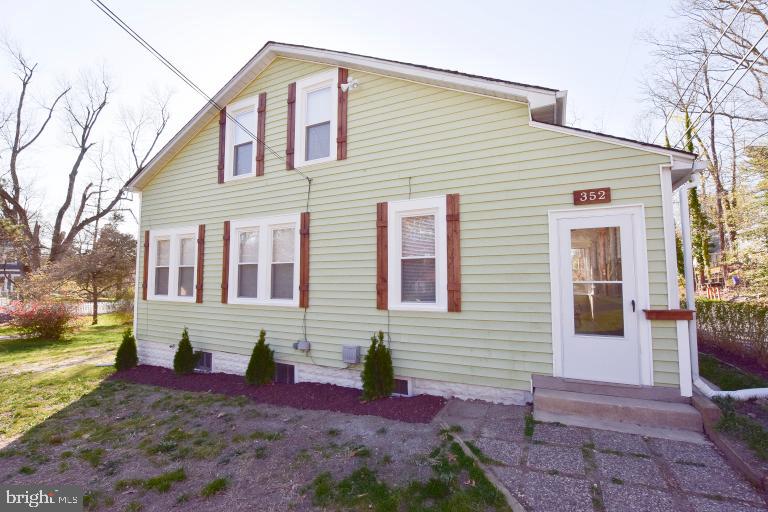 352 Lake Avenue Clementon, NJ 08021 - Photo 2 of 32 Gallery Image 2