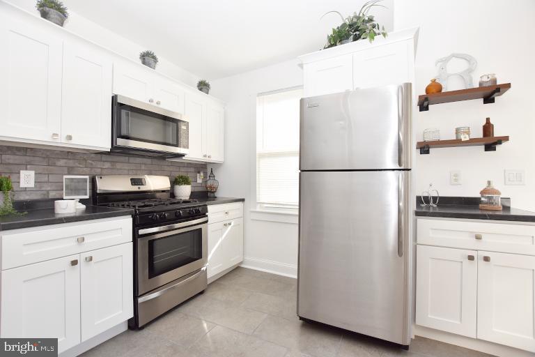 352 Lake Avenue Clementon, NJ 08021 - Photo 5 of 32 Gallery Image 5