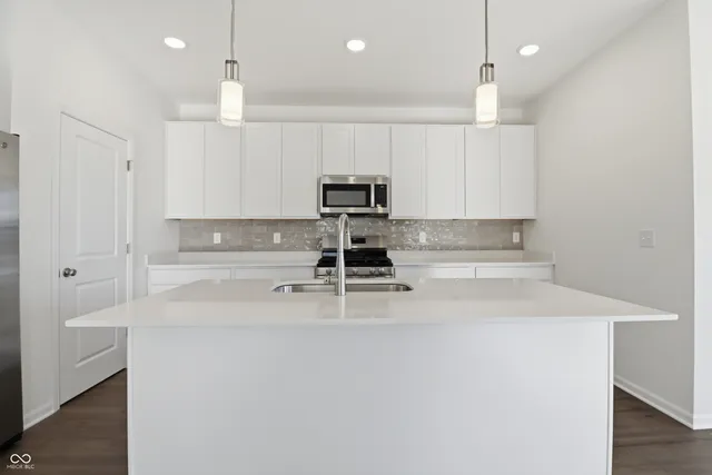 $2,000 | 2863 Piper Place, Indianapolis, IN 46268