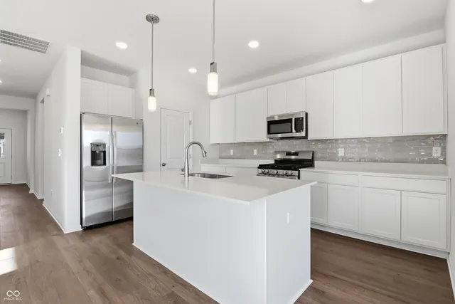 $2,000 | 2863 Piper Place, Indianapolis, IN 46268