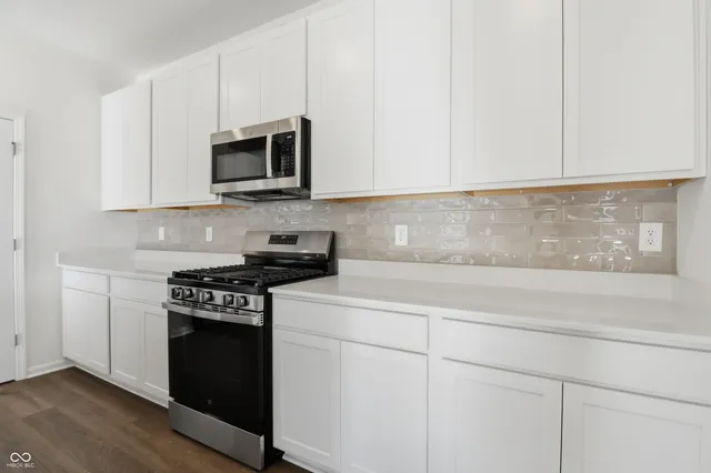 $2,000 | 2863 Piper Place, Indianapolis, IN 46268