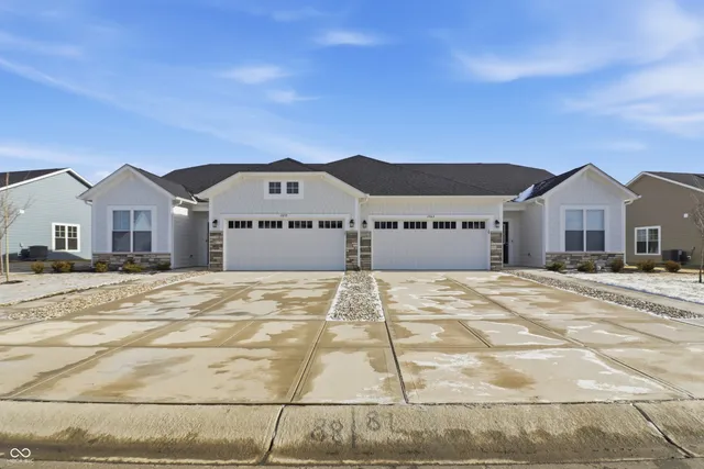 $2,000 | 2863 Piper Place, Indianapolis, IN 46268