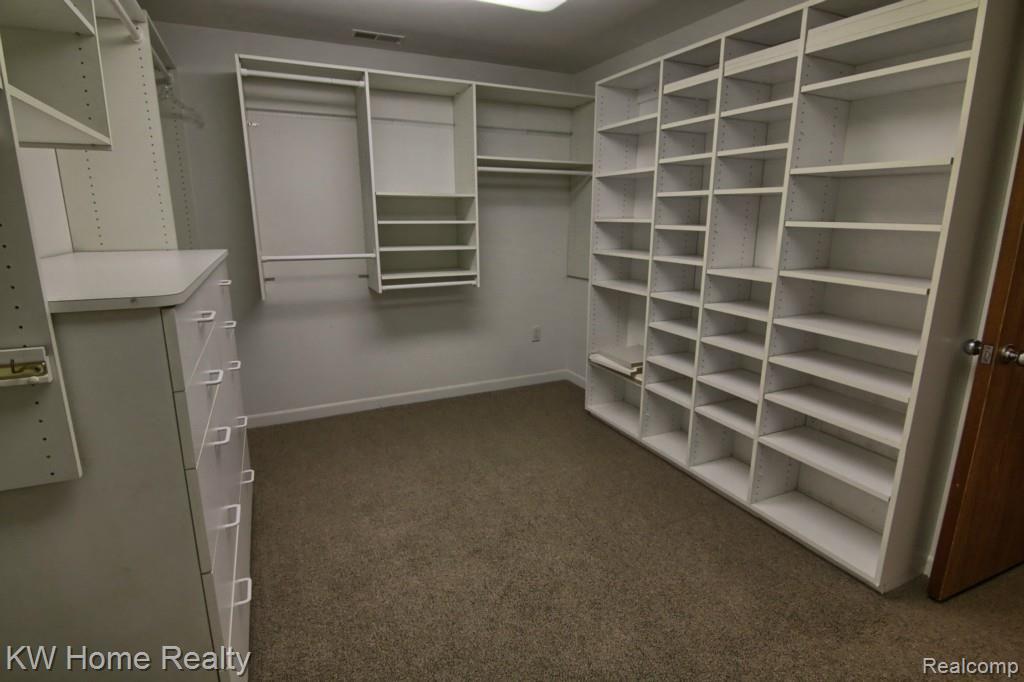 5165 Ponvalley Road Bloomfield Hills, MI 48302 - Photo 16 of 32