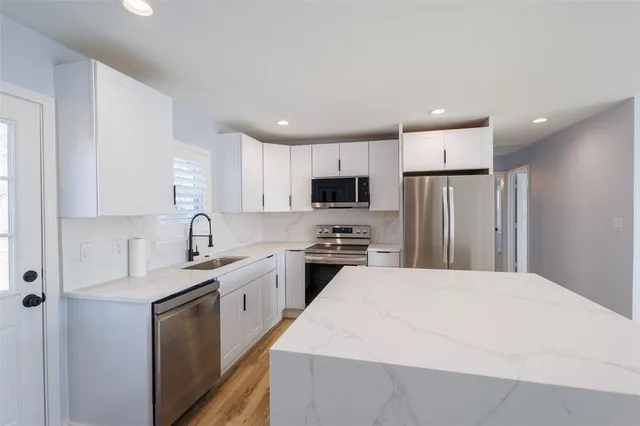 $2,150 | 312 Elm Street, Hurst, TX 76053