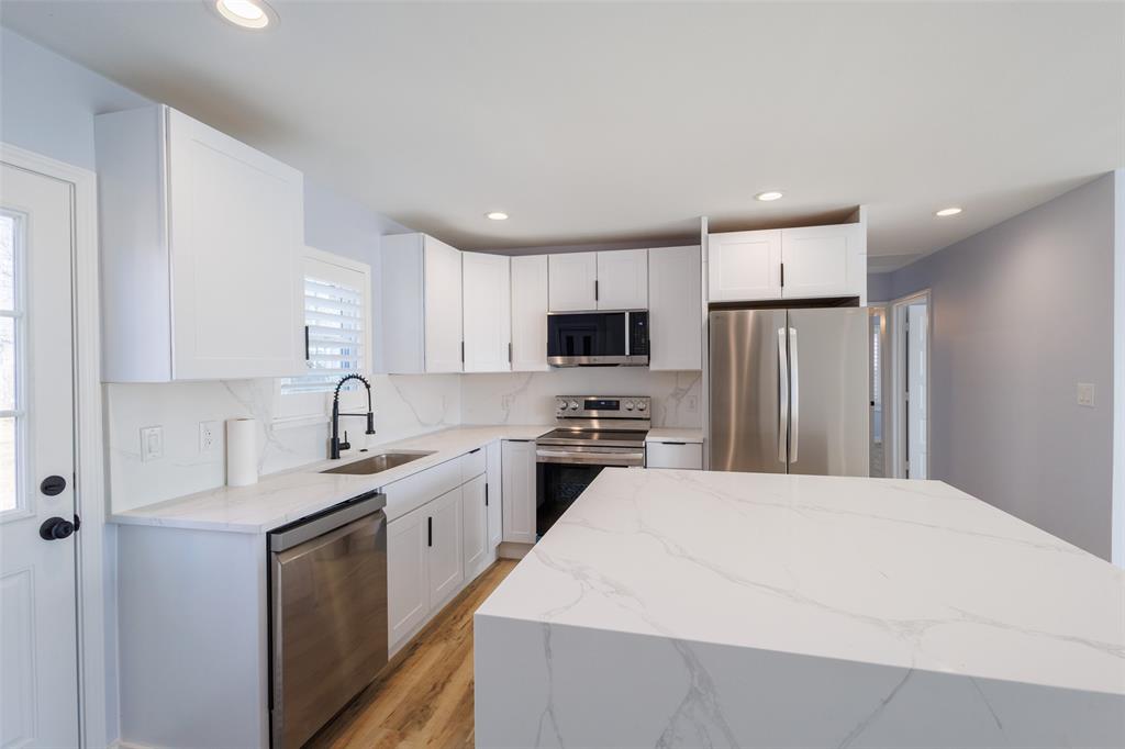 312 Elm Street Hurst, TX 76053 - Photo 9 of 16