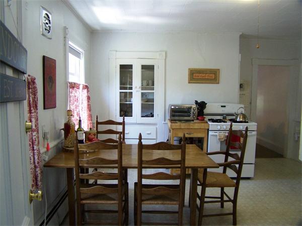 54 Red Spring Road Andover, MA 01810 - Photo 4 of 17 Gallery Image 4