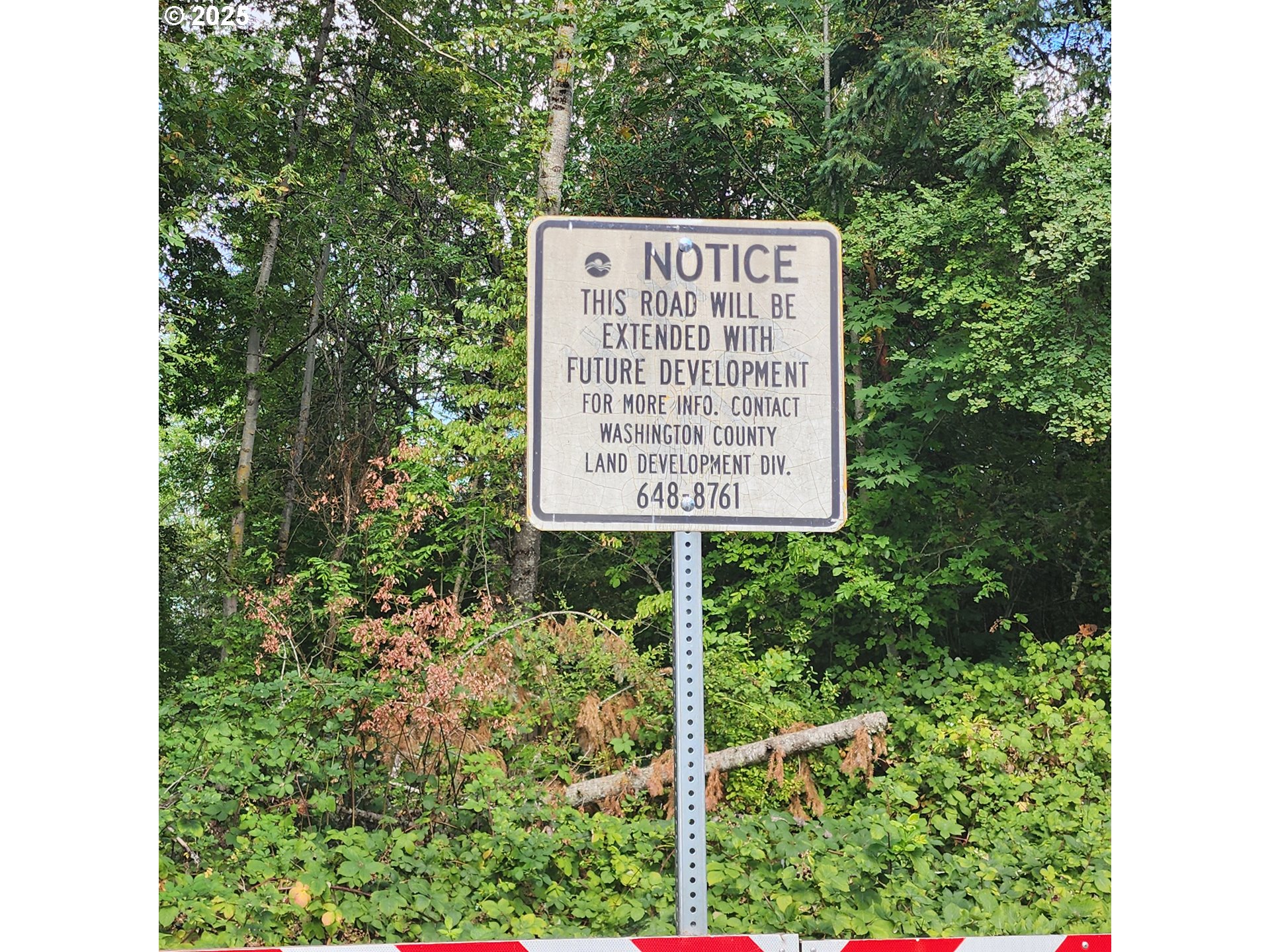 7455 Southwest 195th Avenue Beaverton, OR 97007 - Photo 15 of 21 a sign broad in a city view