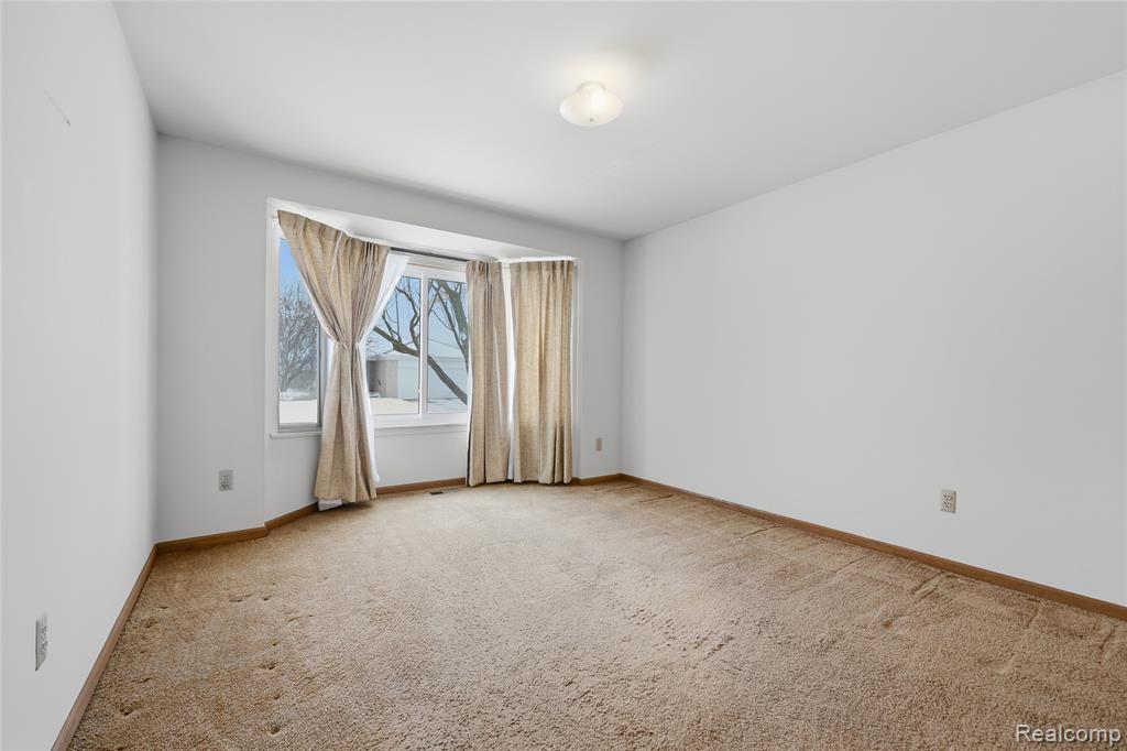 15180 Raphael Terrace Warren, MI 48088 - Photo 11 of 21 Gallery Image 11