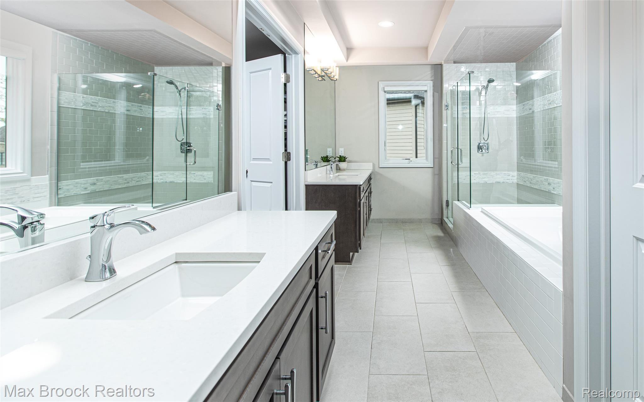 909 Corbin Road Rochester, MI 48307 - Photo 19 of 30 Master Bath.jpg