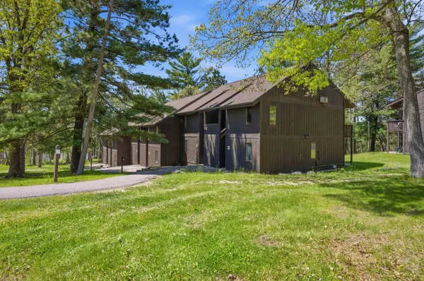 $154,900 | 8 Aspen Trail, Unit 8, Wisconsin Dells, WI 53965