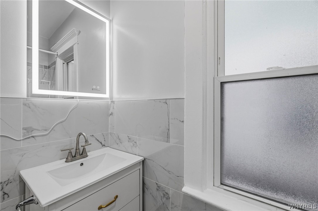 258 Laurel Street Buffalo, NY 14208 - Photo 20 of 49