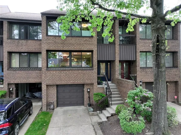 $429,900 | 1523 Merion Lane, Oakmont, PA 15139