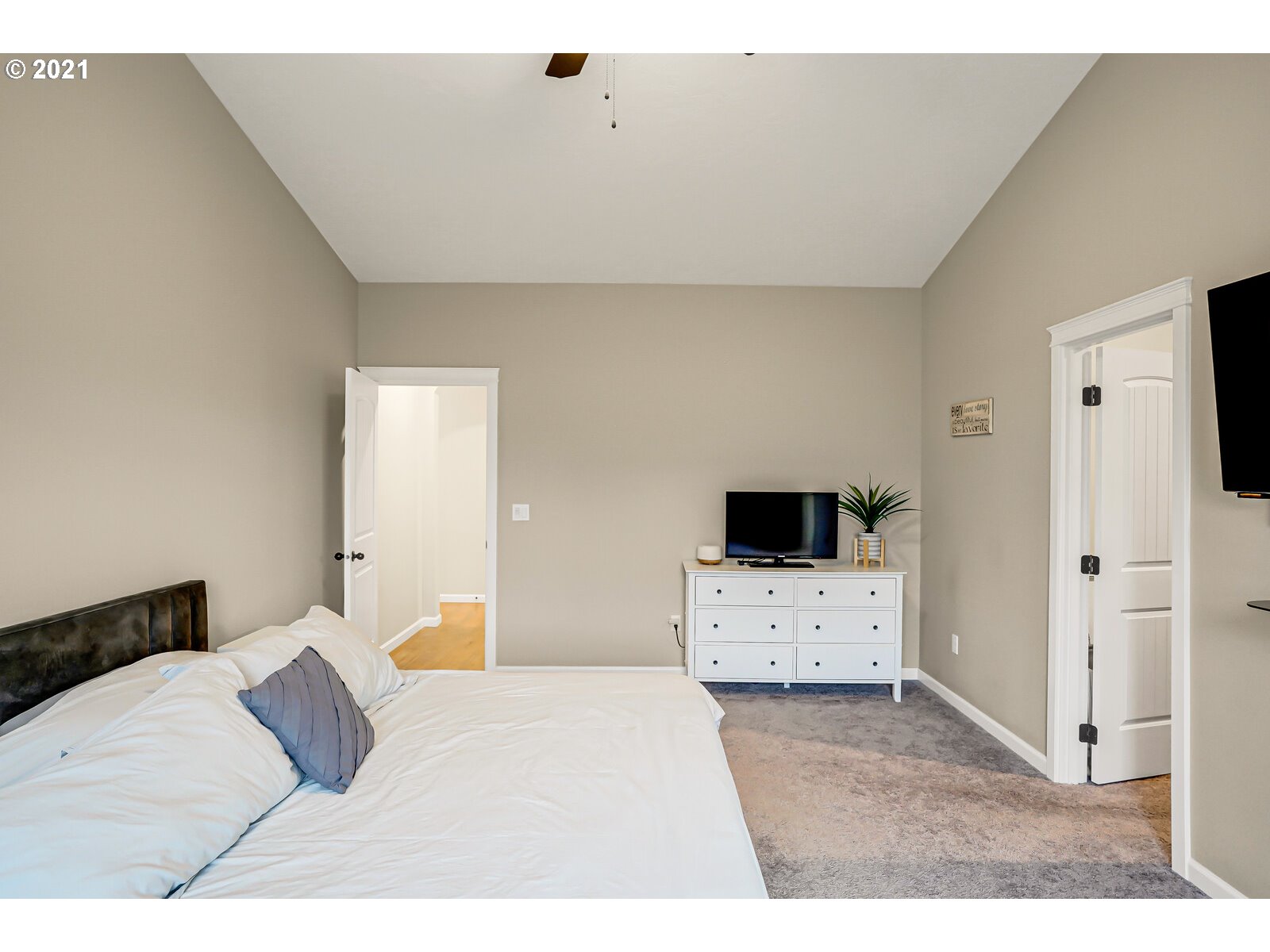 6053 Northeast Tuscan Loop Albany, OR 97321 - Photo 15 of 32 Gallery Image 15