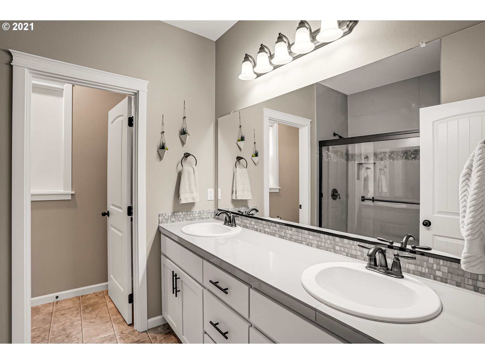 6053 Northeast Tuscan Loop Albany, OR 97321 - Photo 16 of 32 Gallery Image 16