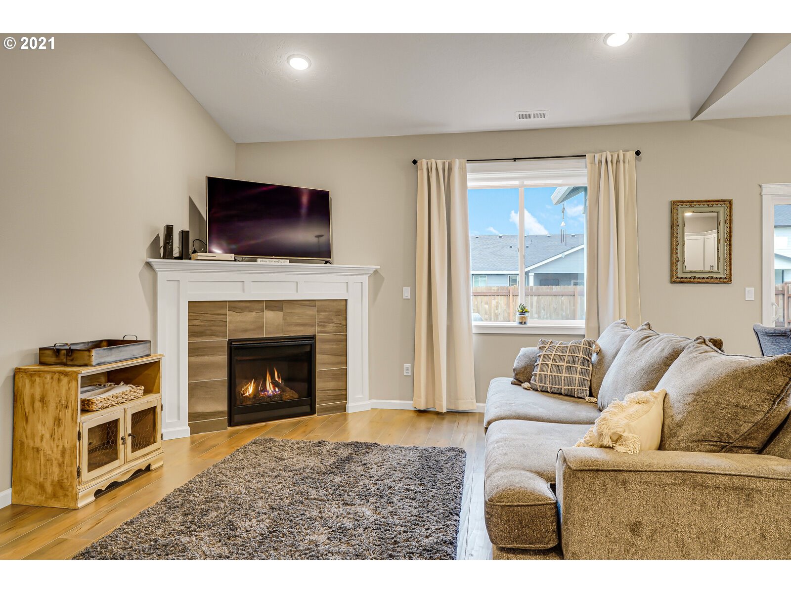 6053 Northeast Tuscan Loop Albany, OR 97321 - Photo 4 of 32 Gallery Image 4