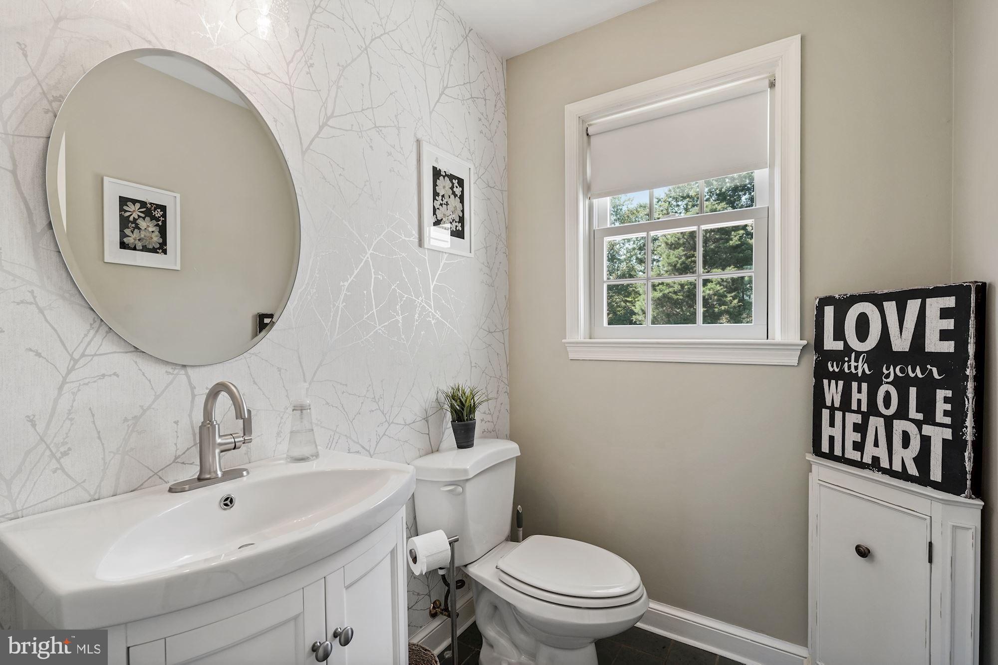 14604 Springfield Road Darnestown, MD 20874 - Photo 20 of 40 Renovated half bath