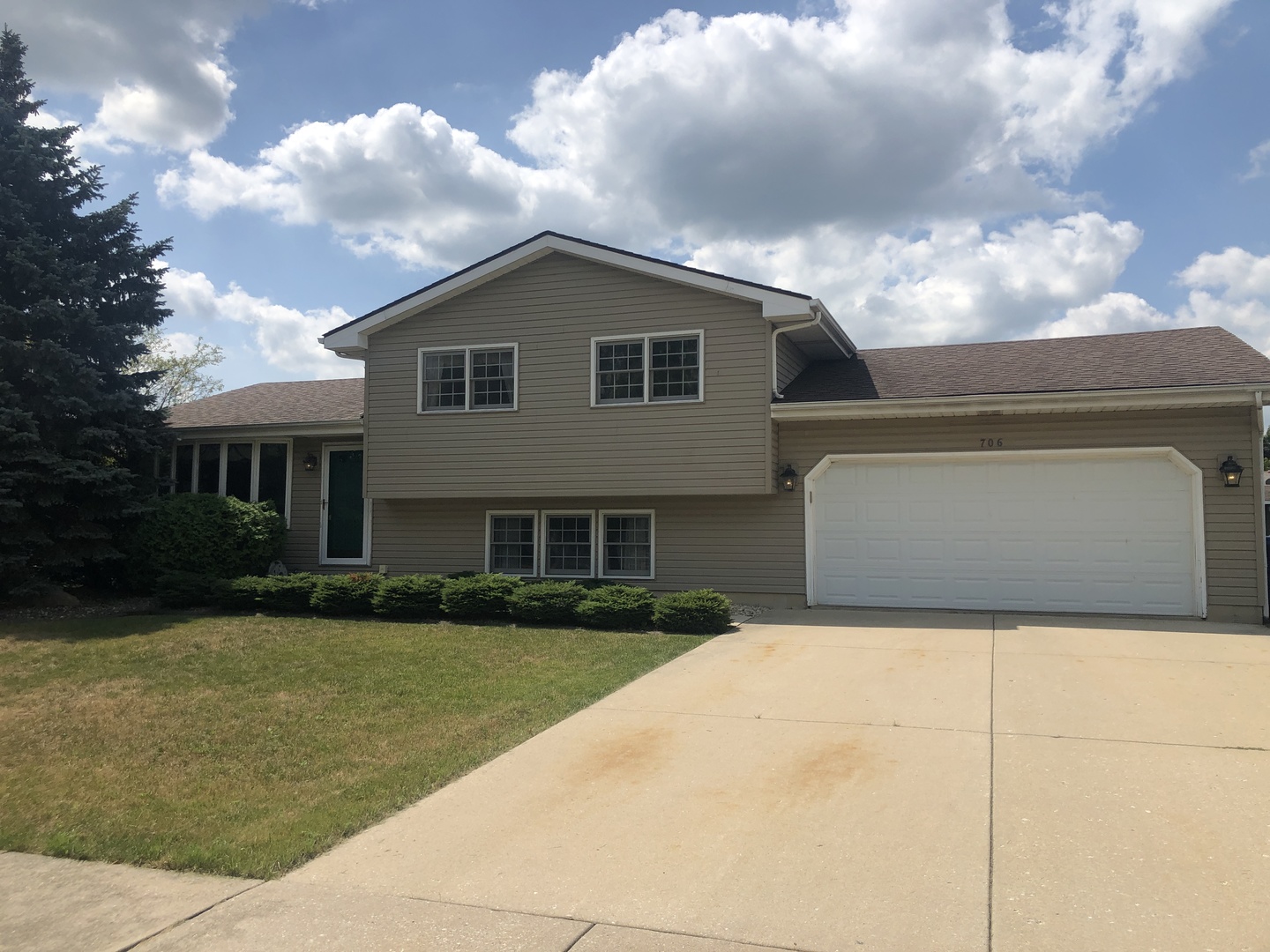 706 Plank Road New Lenox, IL 60451 - Photo 1 of 7