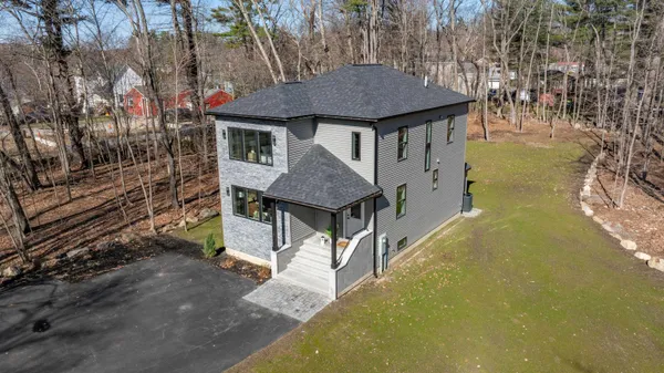 $699,999 | 9 Trues Parkway, Sandown, NH 03873
