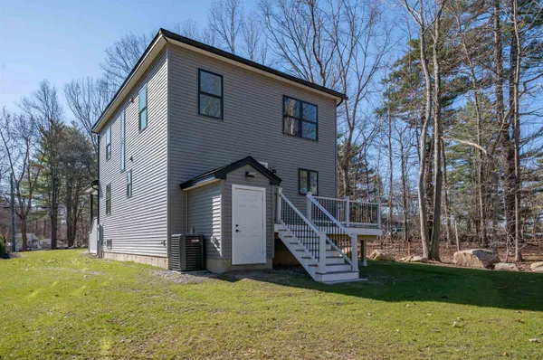 $699,999 | 9 Trues Parkway, Sandown, NH 03873