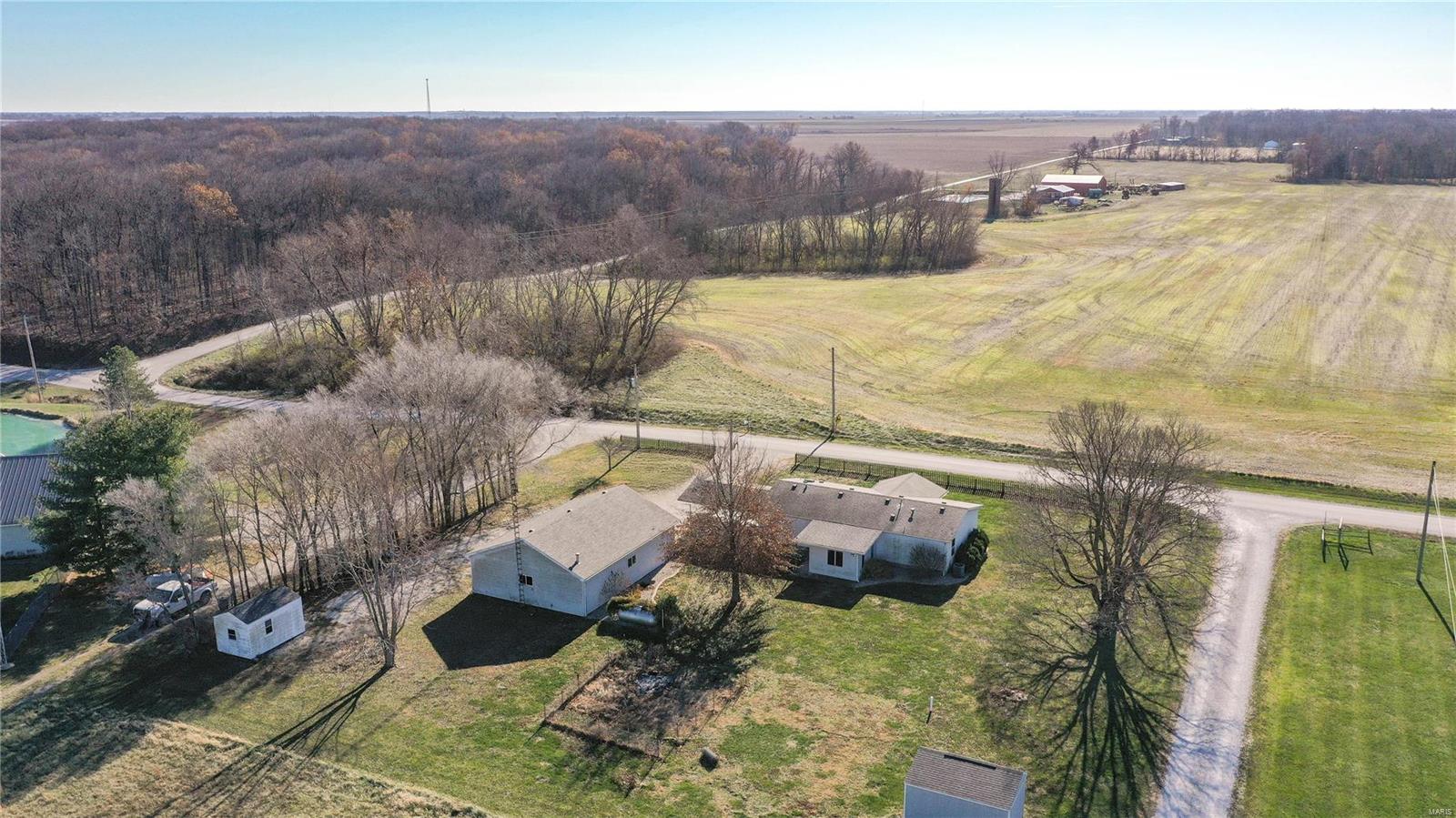 14430 Spillway Road Girard, IL 62640 - Photo 2 of 45
