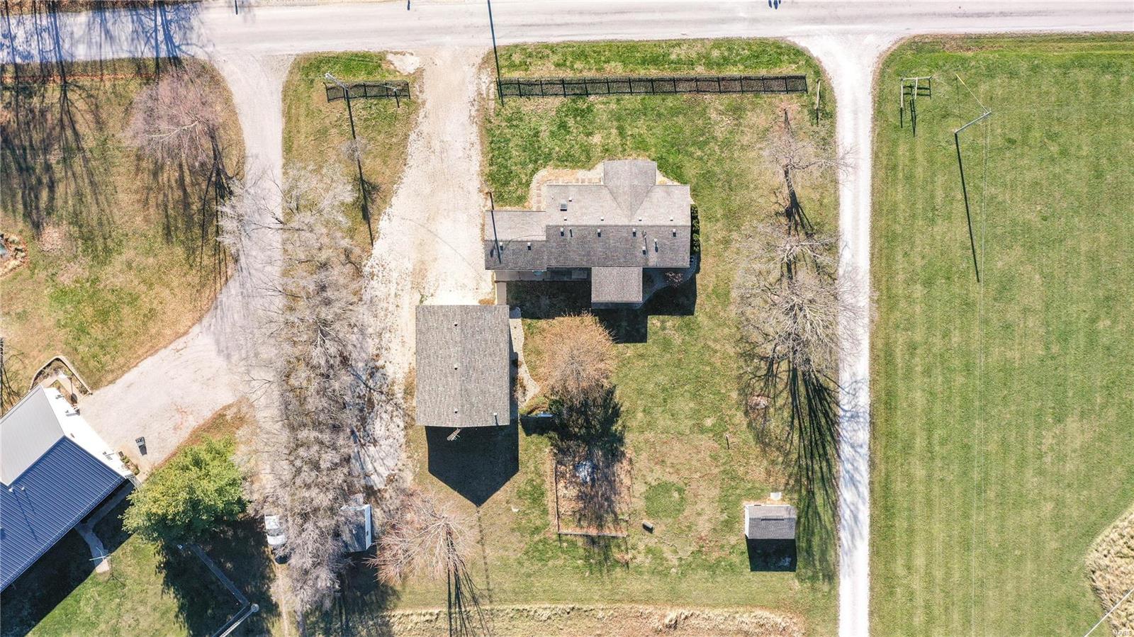 14430 Spillway Road Girard, IL 62640 - Photo 3 of 45