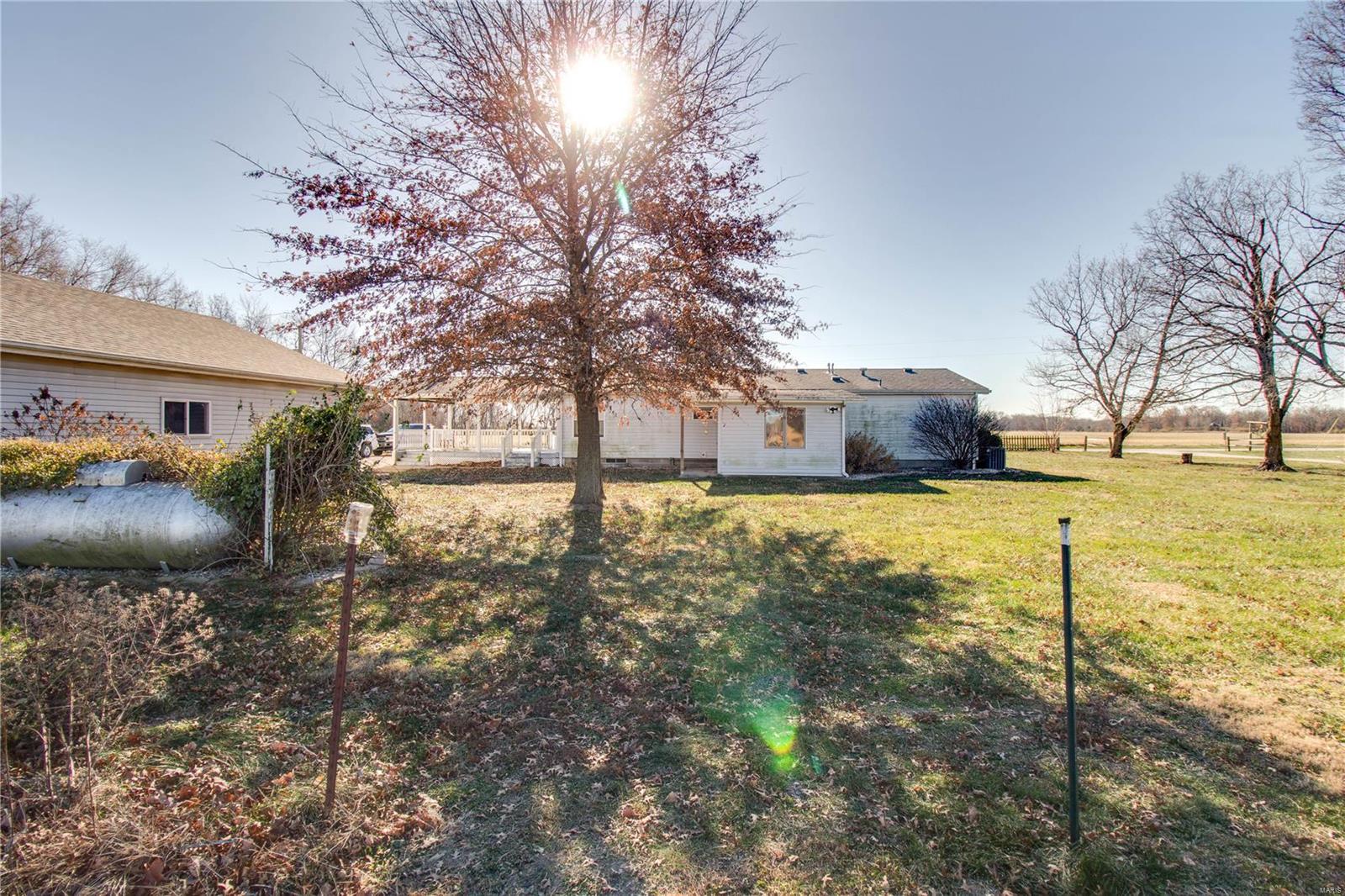 14430 Spillway Road Girard, IL 62640 - Photo 34 of 45