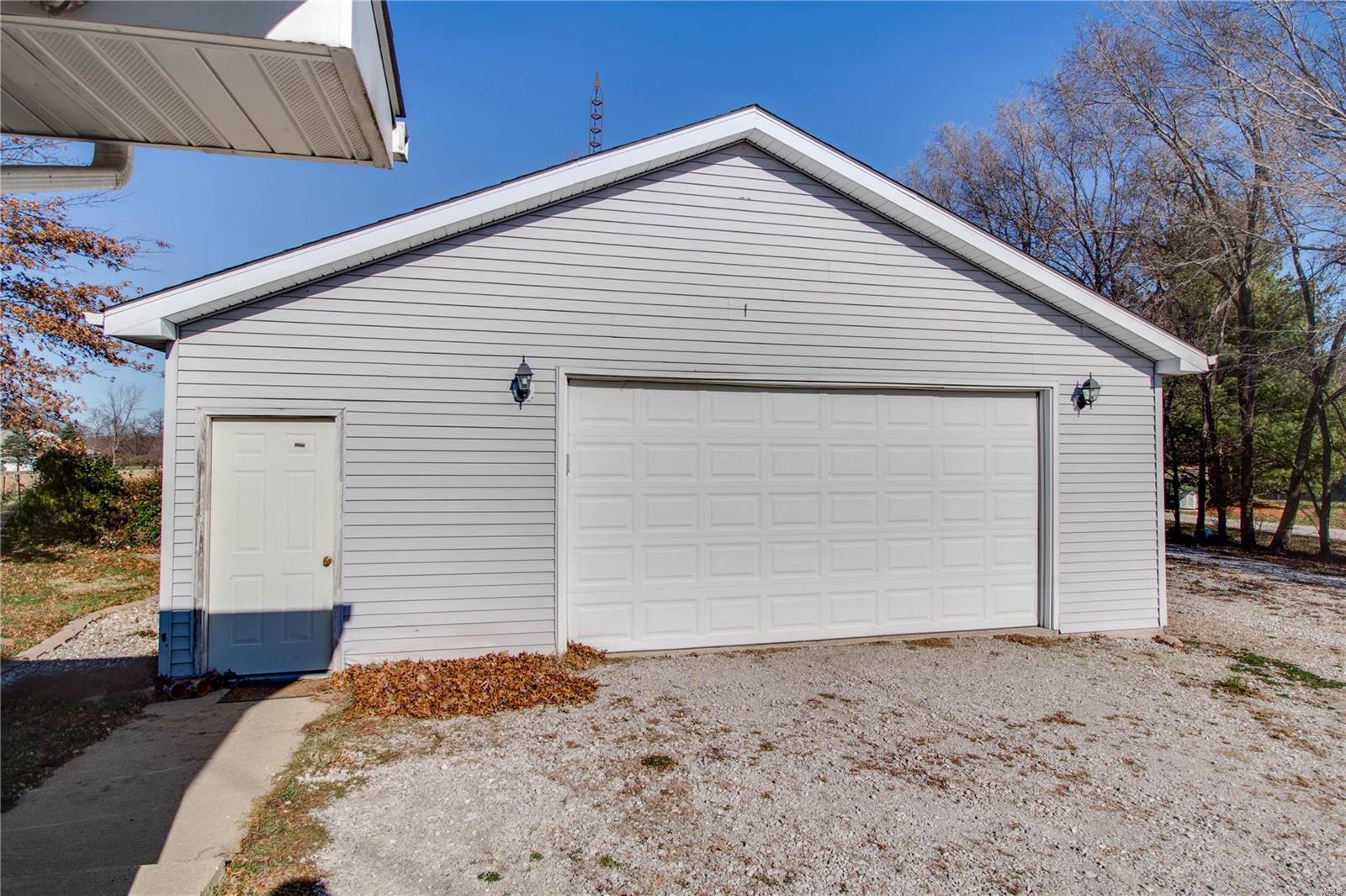 14430 Spillway Road Girard, IL 62640 - Photo 39 of 45