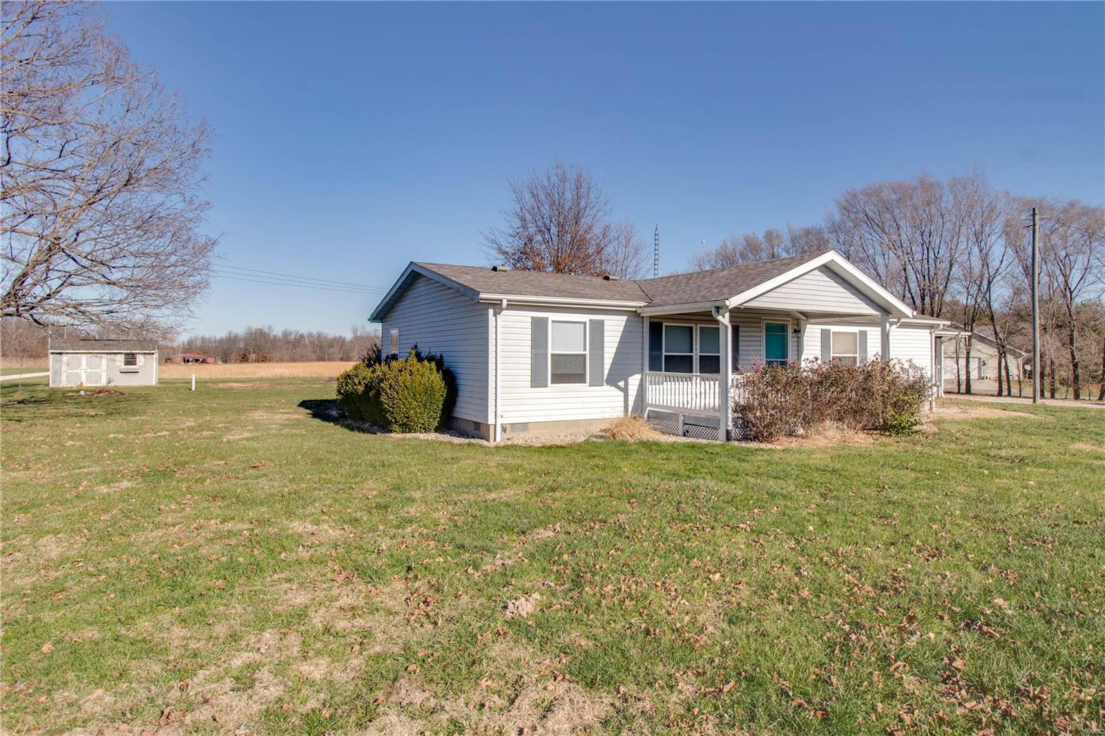 14430 Spillway Road Girard, IL 62640 - Photo 6 of 45