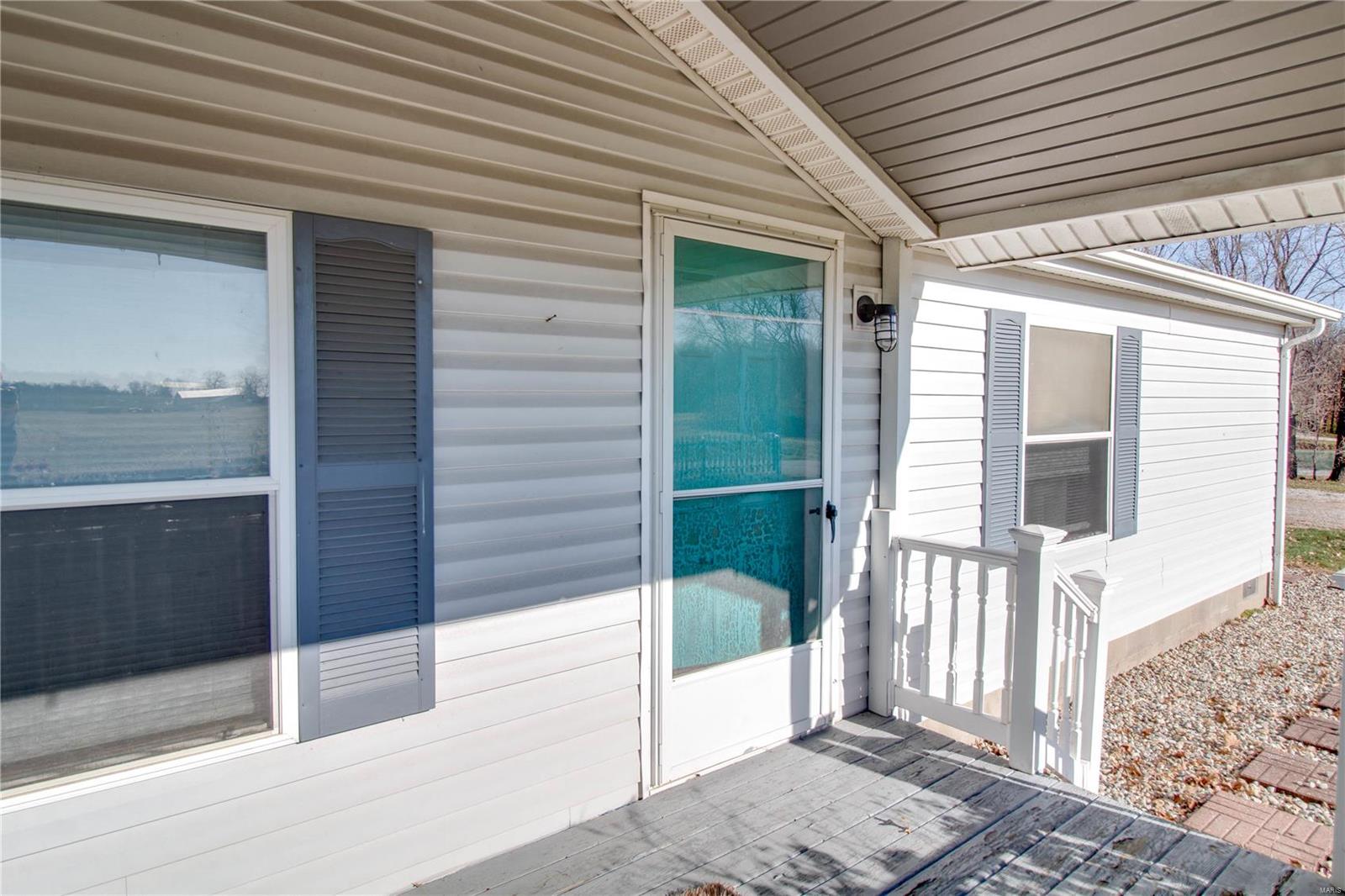 14430 Spillway Road Girard, IL 62640 - Photo 8 of 45
