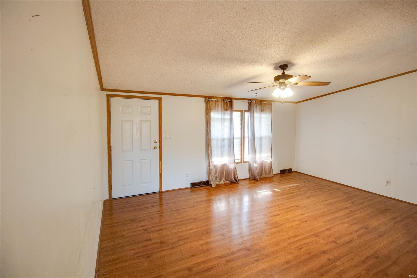 14430 Spillway Road Girard, IL 62640 - Photo 9 of 45