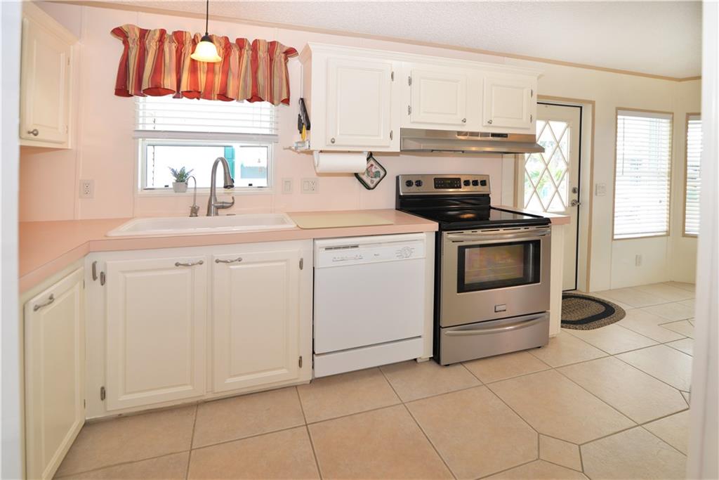 7629 Chasta Road, Unit 7629 Micco, FL 32976 - Photo 4 of 35 Gallery Image 4