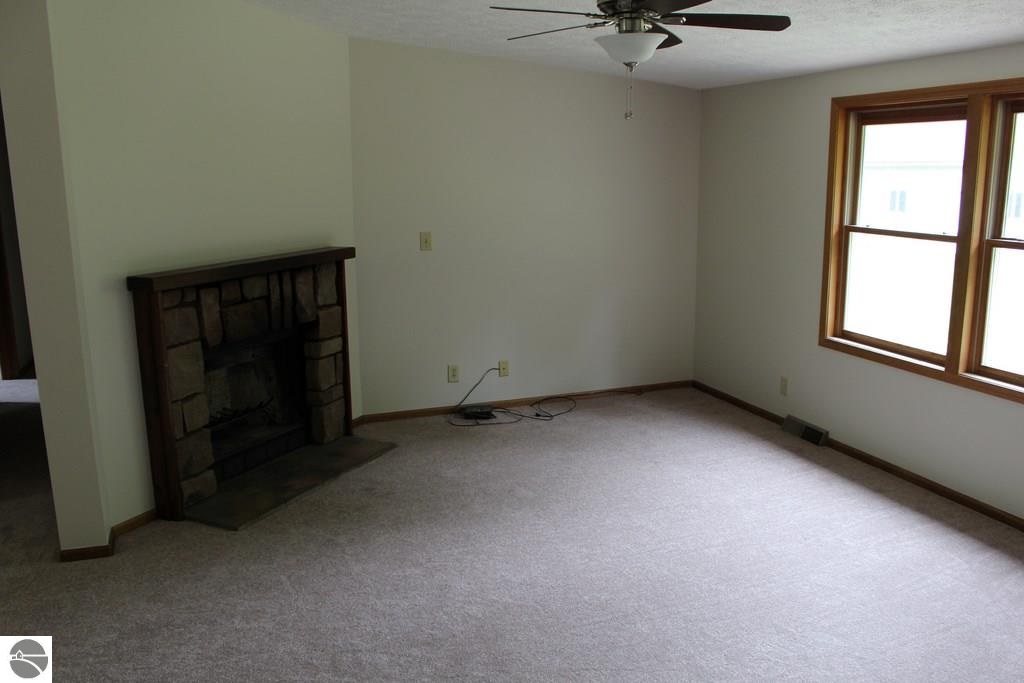 599 South East County Line Road Shepherd, MI 48883 - Photo 5 of 19 1786596-4.JPG