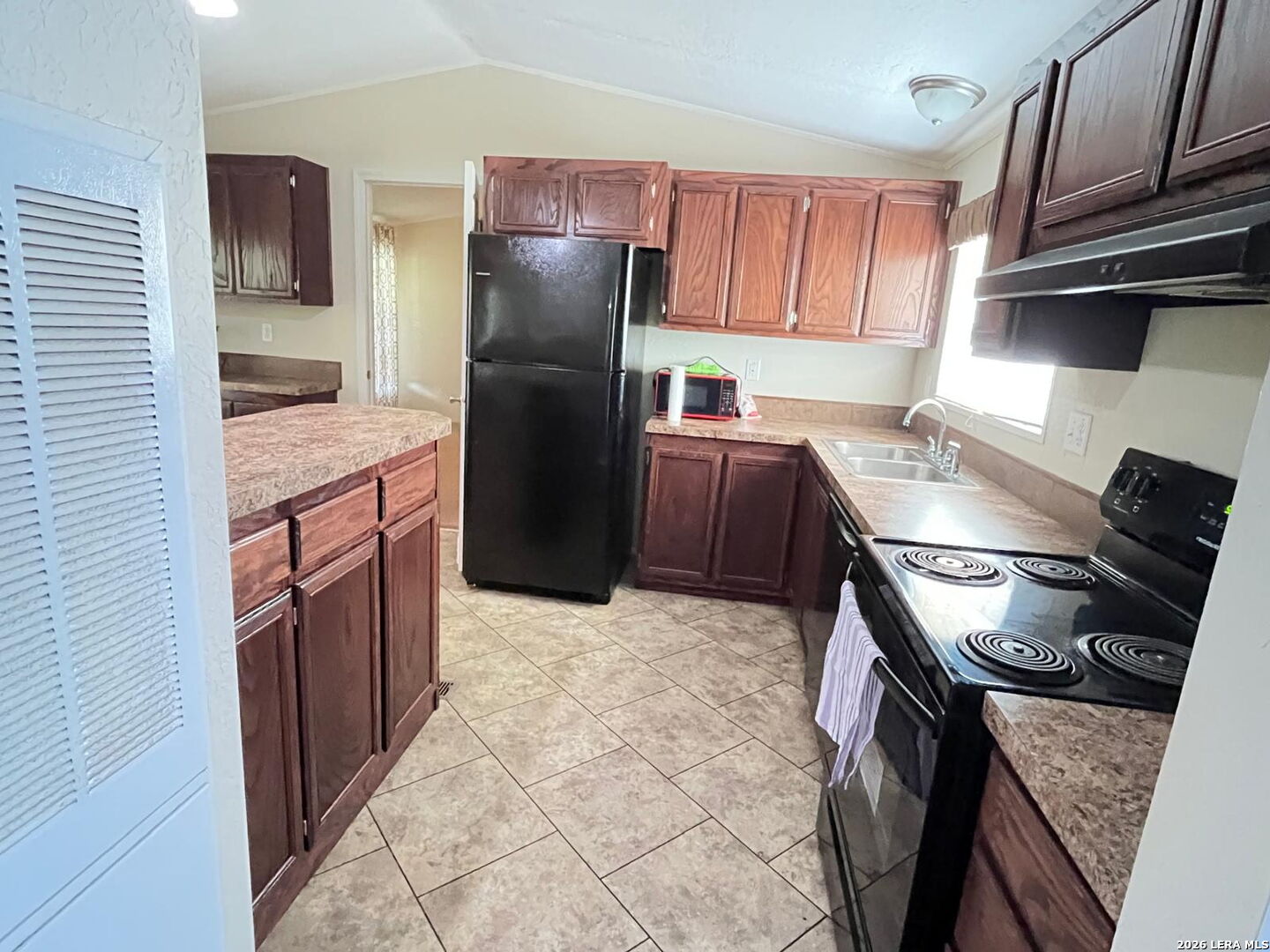 13808 Greenwood Road Atascosa, TX 78002 - Photo 7 of 25