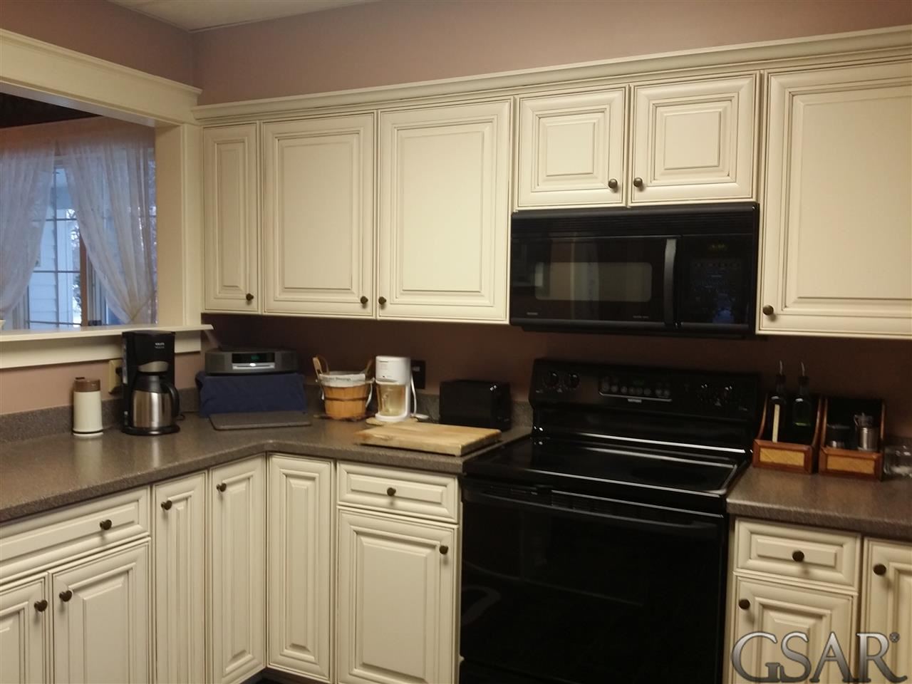 4504 Pittsburg Road Owosso, MI 48867 - Photo 6 of 31 31231231-5.JPG