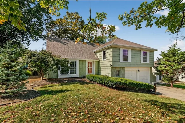 $297,500 | 10412 Indiana Avenue, Kansas City, MO 64137