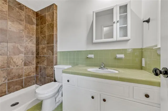 $297,500 | 10412 Indiana Avenue, Kansas City, MO 64137