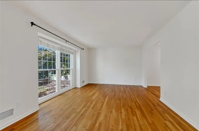 $297,500 | 10412 Indiana Avenue, Kansas City, MO 64137