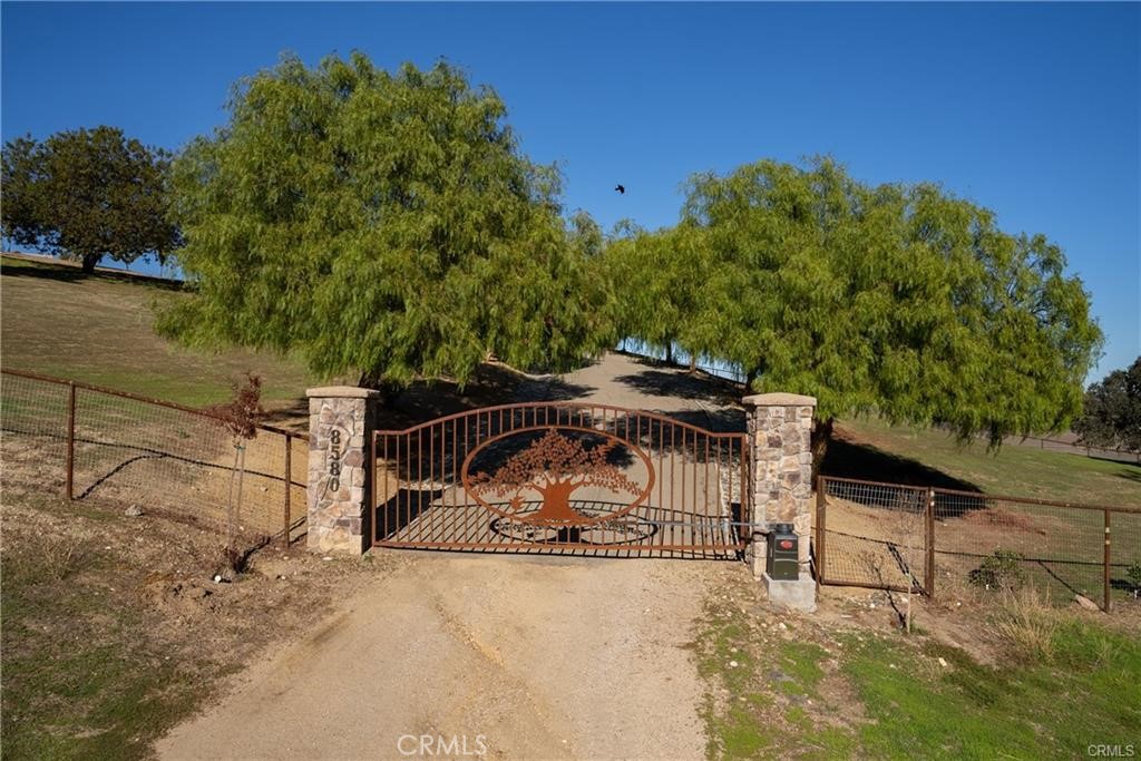 8580 Warren Road Paso Robles, CA 93446 - Photo 2 of 64 Gallery Image 2