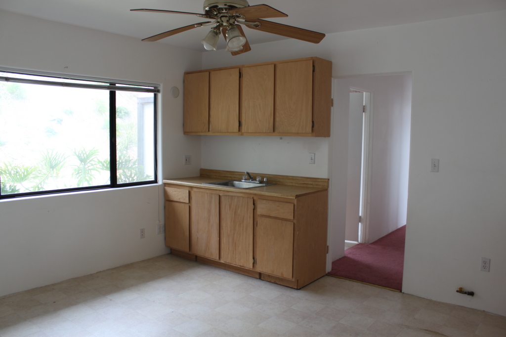 1186 Palomino Road Santa Barbara, CA 93105 - Photo 6 of 21 a utility room with dryer and washer