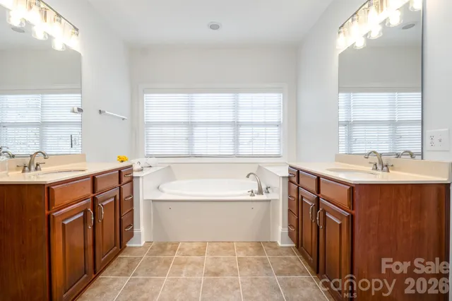 $955,000 | 5019 Mesa Verde Road, Charlotte, NC 28277