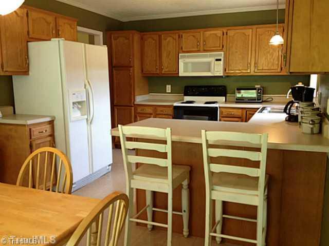 5310 Springhouse Farm Road Winston-Salem, NC 27107 - Photo 4 of 14 Kitchen.
