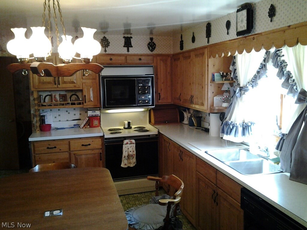 2373 Lillie Road Jefferson, OH 44047 - Photo 9 of 25 Gallery Image 9